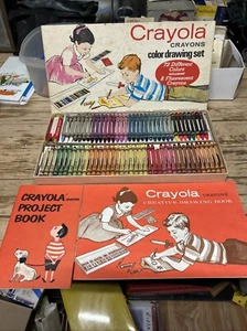 Vtg Crayola Crayons Color Drawing No. 72 With Books Binney Smith Books Sharpener - Picture 1 of 19