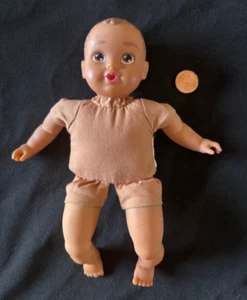 Muñeca bebé 2016 Jakks Pacific 8” Sweet Cuddlers pelo castaño ojos marrones juguete - Imagen 1 de 4