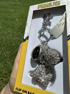 Snoopy Peanuts Bling Pave 3D Crystal Rhinestone Keychain/Bag Charm NEW IN BOX - Picture 1 of 8