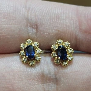 18K Yellow Gold Sapphire & Diamond Cluster Earrings Ear Rings 1.8G 10x5mm - Picture 1 of 14