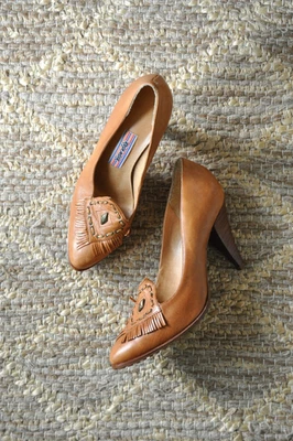 70s Vintage Caramel Brown Leather Fringe Stacked Heel Loafer Pumps Shoes Women 7 - Image 1 of 4