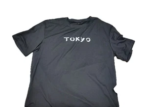 T-shirt Tokyo nera Manfinity grande double face - Foto 1 di 7