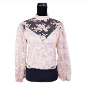 Neu mit Etikett pfirsichfarbene gefütterte Spitzenbluse Damen M 3/4-Ärmel Overlay - Bild 1 von 6