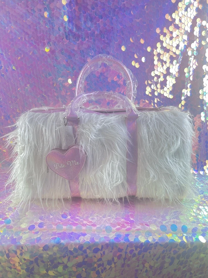 Muñecas Kill Sugar Thrillz Blanco Esmerilado Peludo Imitación Piel Fin de Semana Bolsa de Viaje Foto 1 de 4