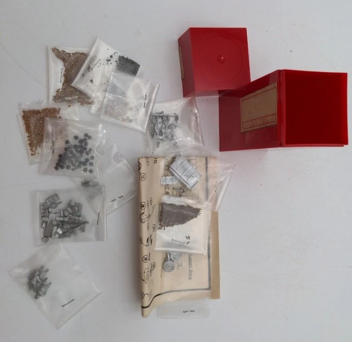 Scale Structures 7125 HO Model Vegetable Truck Vintage 1977 W/Accessories Kit - Image 1 of 1