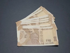 India 10 rupees 2023 P-109  unc (each) Banknotes Money  050725-20 - Picture 1 of 2