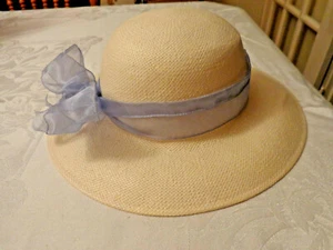 WOMENS ONE SIZE POLY STRAW LOOK WHITE BOW TIE SUMMER BONNET HAT Easter - Picture 1 of 10