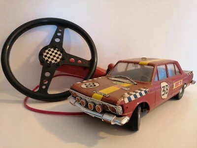 Pocher Fiat 130  Scala 1/13  Filoguidata - Immagine 1 di 4