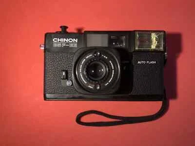 COMPACT CAMERA f2.8 / CHINON 35F-EE / 35mm / VINTAGE 1978 / (READ INFO) - Photo 1/4