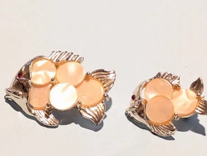 Vintage Silvertone Mother of Pearl Scale Red Eye Fish Scatter Brooches - Picture 1 of 4