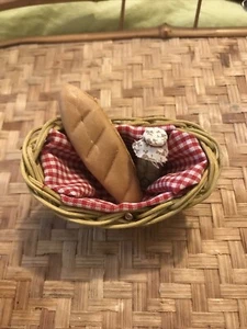 1:12 Scale Dollhouse Miniature Food Bread Basket Kitchen Breakfast Bakery Picnic - Picture 1 of 1
