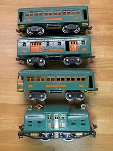 LIONEL STANDARD SCALE LOCOMOTIVE 10E, + 3 PASSENGER CARS WITH ORIGINAL BOXES - Picture 1 of 7