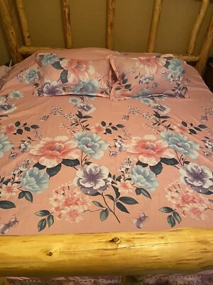King Size Pink Floral Bed Cover Bedspread Lace Trim With 2 Pillow Shams NEW - Image 1 of 4