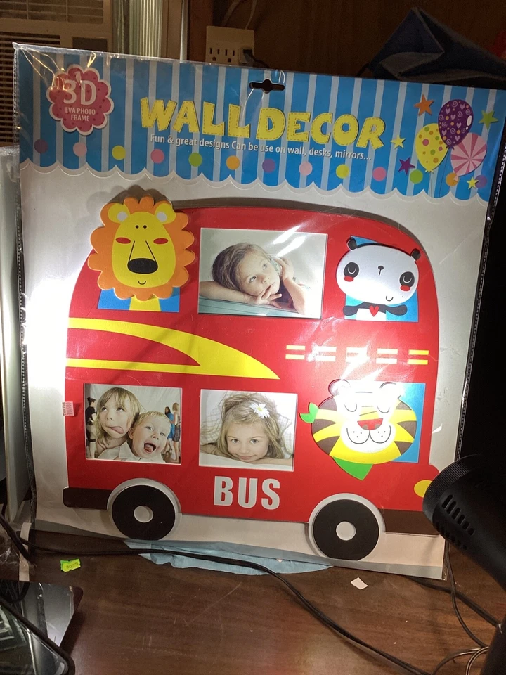 "Marco de fotos 3D Eva decoración de pared autobús tiene capacidad para 4 fotos 15""X15""" Foto 1 de 1