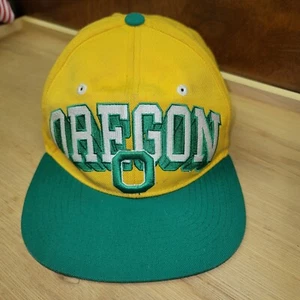 De colección Oregon Ducks Bordado Arco de Lana SnapBack Amarillo Verde LEER - Imagen 1 de 9