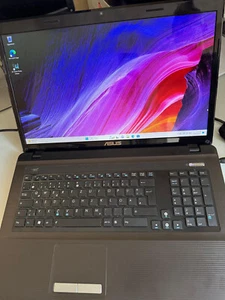 Asus X93S 18,4,FULL HD Core i7 2670QM, 16 GB, 1 TBHDD 1 TB SSD Win 11, Blu-ray - Imagen 1 de 7