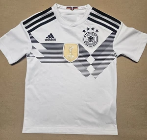 Adidas German Soccer FIFA 2014 World Champ DFB Jersey Kid XS Fussball Mannschaft - Picture 1 of 16