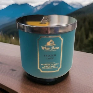 Bath & Body Works White Barn Frozen Lake 3-Docht-Duftkerze 14,5 Oz.  - Bild 1 von 4