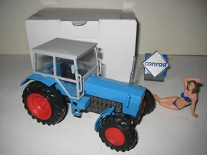 Eicher Tractor #3046.2 Conrad 1:3 5 - Picture 1 of 2