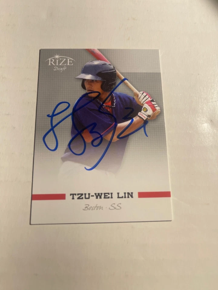 Boston Red Sox TZU-WEI LIN Signed Card - Image 1 of 1