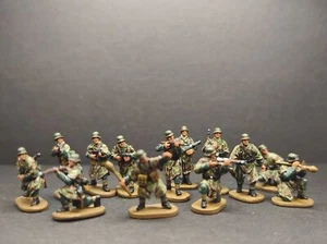 1/72 WWII German Camouflaged Infantry 13PCS Soldiers Hand-painted Model Set - Picture 1 of 3
