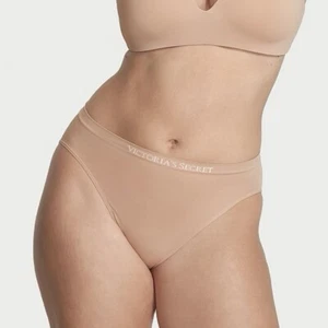VICTORIA’S SECRET Calzoncillo de Pierna Alta Sin Costuras en Dulce Praliné Mediano Nuevo con Etiquetas - Imagen 1 de 3