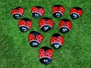 1 x Large Hand Painted Red Ladybug Rock Sealed Outdoor Indoor Garden Waterproof - Picture 1 of 1