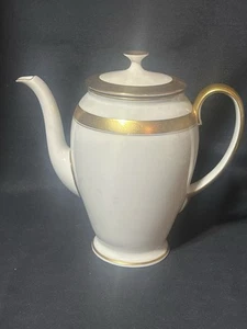 ROSENTHAL DIGNITY WINIFRED 8" Tea Pot White With Gold Trim - Picture 1 of 10