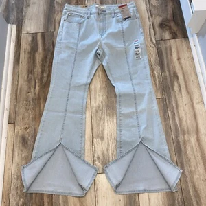 Levi's 726 Women’s 30x32 Size 32 High Rise Flare Jeans Light Wash - Picture 1 of 14