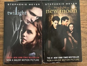 Twilight and The Twilight Saga New Moon by Stephenie Meyer Paperback - Imagen 1 de 1