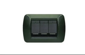 BTICINO L4803VT - PLACCA 3 MODULI VERDE METAL - Foto 1 di 1