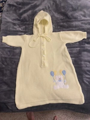 Suéter Vintage BABY KISSES Infantil Amarillo Estilo Bunting con Capucha Foto 1 de 4