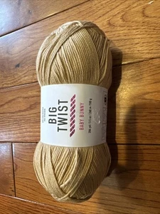 Joann Big Twist Baby Bunny Garn, superfein, neu, eingestellt 3,5 Unzen Toffee - Bild 1 von 3