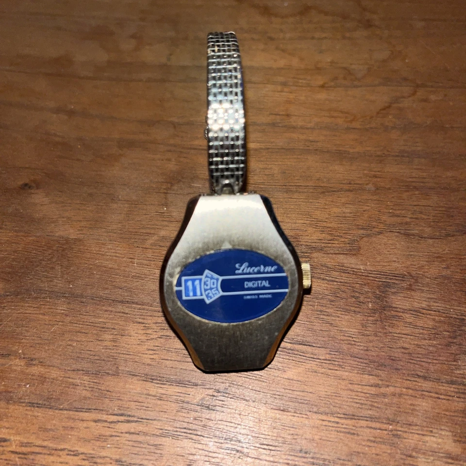 Винтажные швейцарские наручные цифровые часы Lucerne с ручным заводом винтажные наручные часы - Изображение 1 из 4