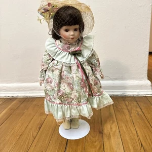 Porzellanpuppe, Sammlerpuppe, Vintage Puppe, antike Puppe, klassisches Kleid - Bild 1 von 5