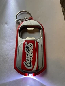 CocaCola portachiavi multiuso, apribottiglie, luce - Foto 1 di 1