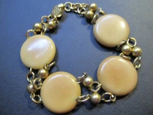 Vintage Marbled Beige Lucite Disk & Gold Tone Chain Bead Bracelet - Picture 1 of 6