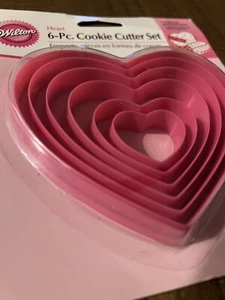 Wilton 6 Piece Valentine Heart Cookie Cutter Set - Picture 1 of 2