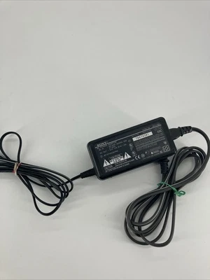 Genuino SONY Original OEM AC-L10A AC-L10B AC-L10C Adaptador Hi8 Handycam Videocámara Foto 1 de 4