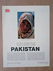 1970 PAKISTAN ciclone donna affamata disastro poster vintage colorato stampa pubblicità - Foto 1 di 1