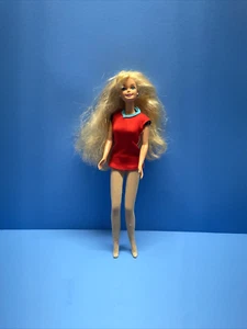 Muñeca Barbie Vintage 1976 Giro Cintura Piernas Flexibles Ropa Mattel Indonesia - Imagen 1 de 15