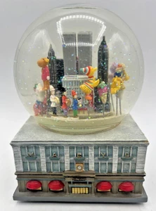 Macy’s Thanksgiving Parade Snow Globe Music Box Twin Towers Big Bird NYC Rare - Picture 1 of 10
