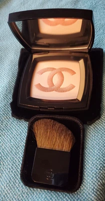 NOVO PÓ ILUMINADOR CHANEL Infiniment 151.490 - Imagem 1 de 4