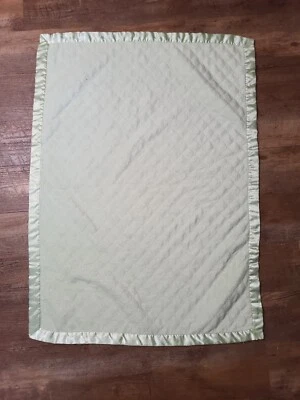 Cobertor acolchoado verde bebê Koala Baby acabamento acetinado bebês R Us Sherpa costas 29x39" - Imagem 1 de 4