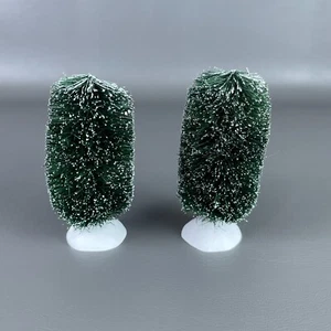 Departamento 56 Departamento 56 2 Arbustos de Pino Verde Flocado Nieve Invierno Pueblo de Navidad - Imagen 1 de 5