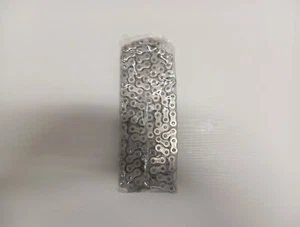 CATENA DI TRASMISSIONE RINFORZATA UNIVERSALE PER MOTO PASSO 520 120 MAGLIE - Foto 1 di 2