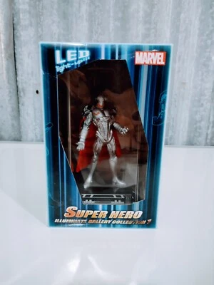 Figura Galería Iluminada Superhéroe Ultron Sen-Ti-Nel Marvel: (C2) Foto 1 de 4
