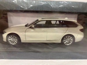 Jadi Paragon 1/18 BMW 3 Series Touring F31 Alpine White 662144 - Picture 1 of 5