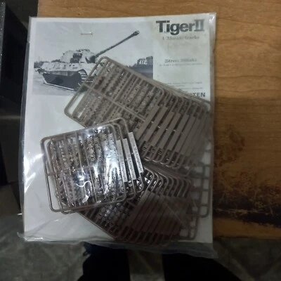 Tiger 2 25 Trees e 200 Links Modelkasten - Immagine 1 di 2