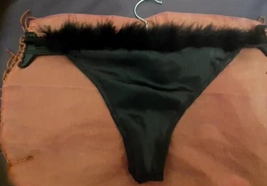 Black Gorgeous Thong With Black Feather at The Back And Front. Fits 14/16 - Picture 1 of 3